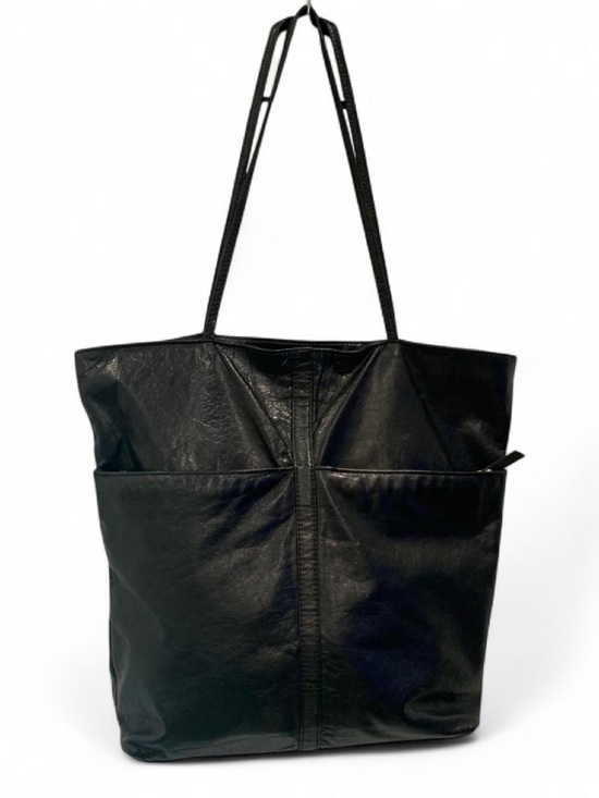 latico Handbags - Latico Black Tote Shoulder Bag Zip Closure Floral Lined Inner Pockets
